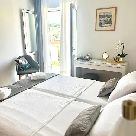 Hvar Deluxe