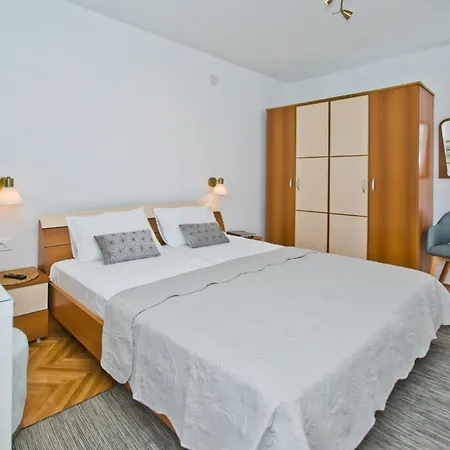 Hvar Deluxe Апартаменты *